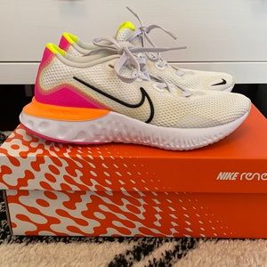 Like new, size 7.5 nike renew run shoes